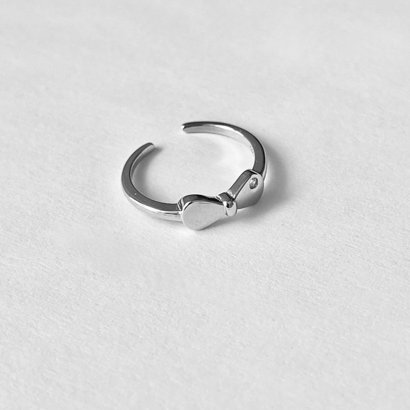 Sterling Silver Bow Toe Ring with a tiny CZ, Silver Rings, Midi Ring, Bows Ring - Picture 9 of 12